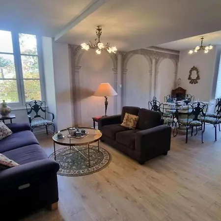 Paisible Dans Chateau Avec Jardin, Climatisation Louchy-Montfand