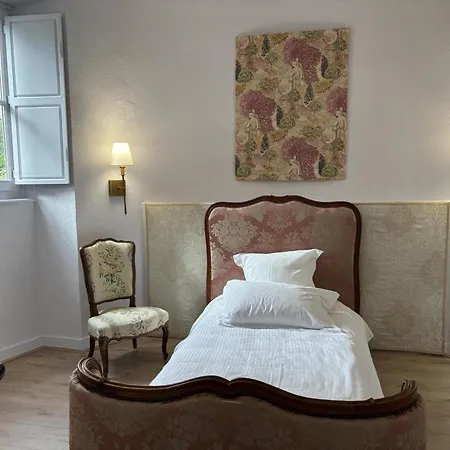 Paisible Dans Chateau Avec Jardin, Climatisation Apartment