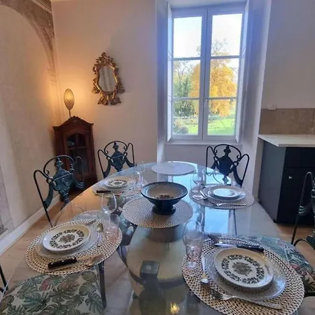 Paisible Dans Chateau Avec Jardin, Climatisation * Louchy-Montfand