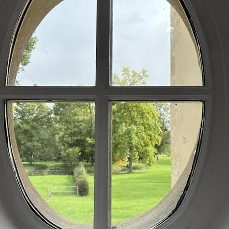 Paisible Dans Chateau Avec Jardin, Climatisation Apartment *